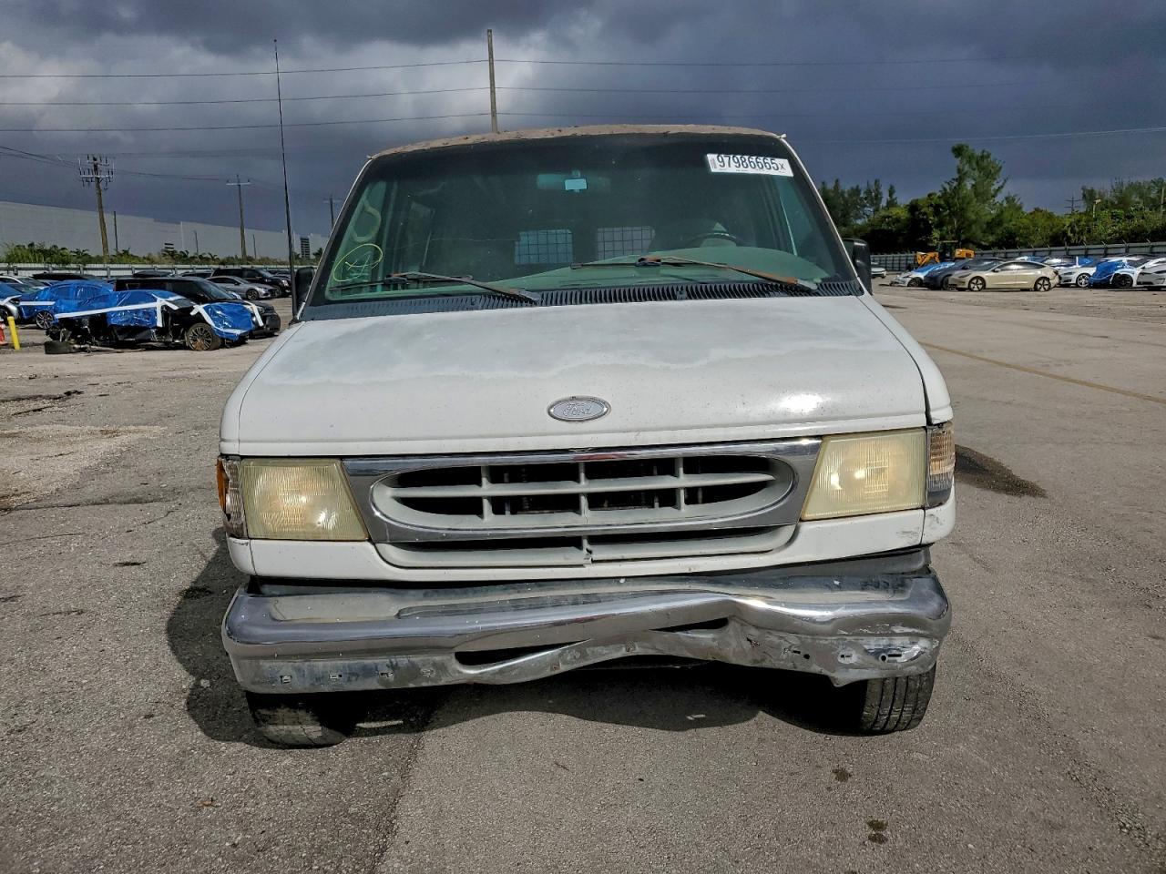 2002 Ford Econoline E250 Van - Image 5