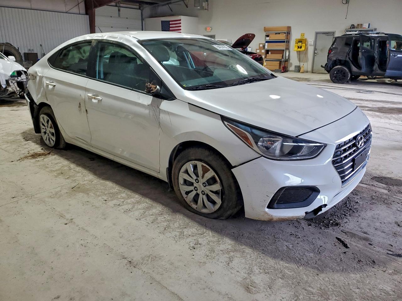 2022 Hyundai Accent Se - Фото 4