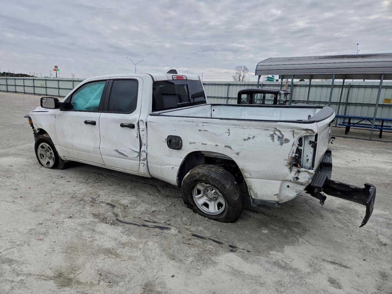 2024 Ram 1500 Tradesman - Фото 2