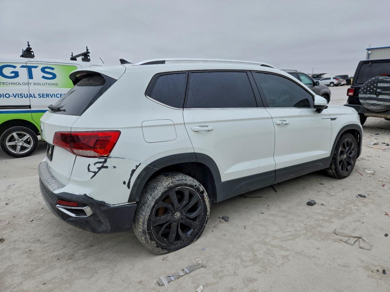 2023 Volkswagen Taos Se - Image 3