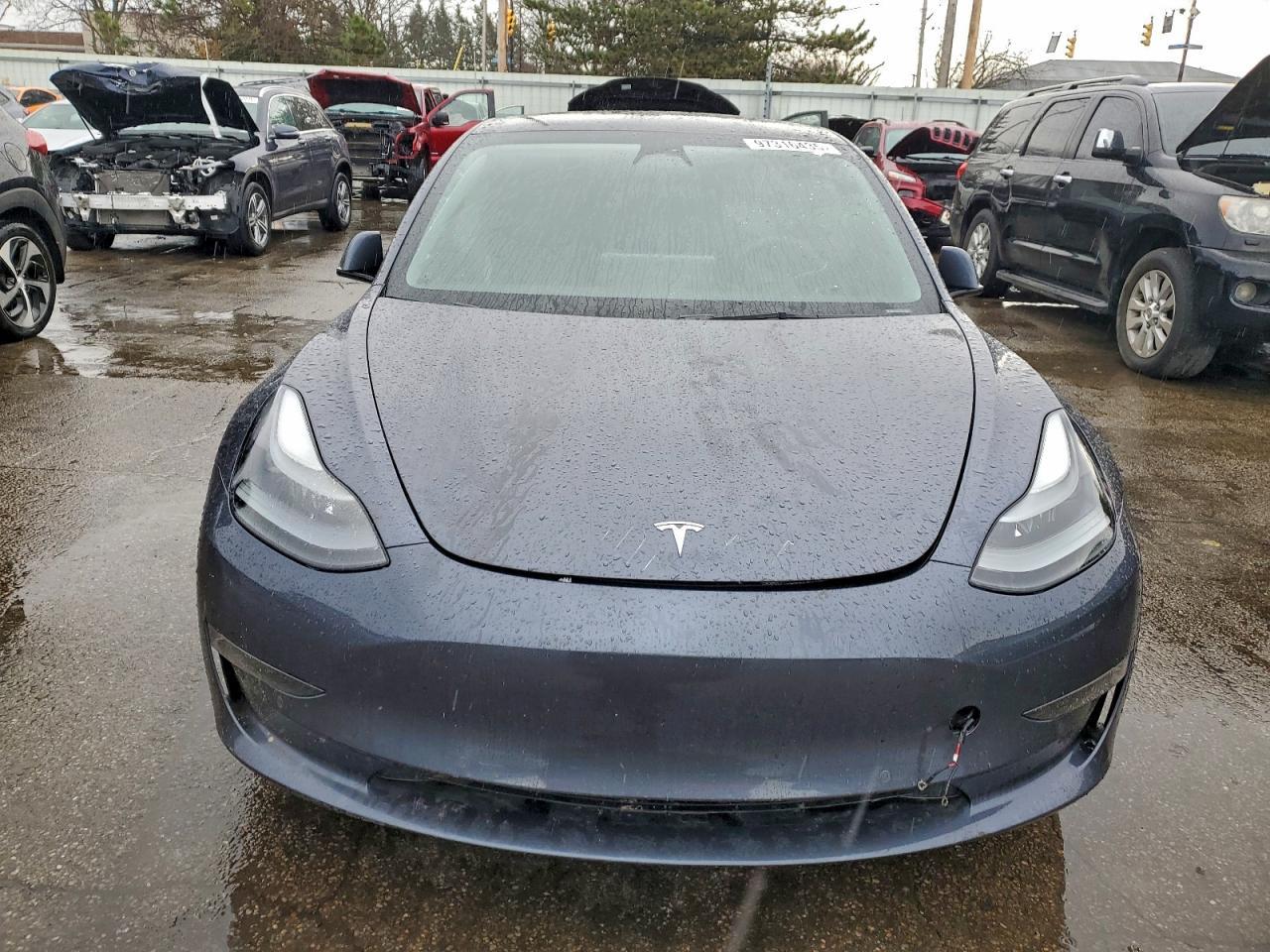 2022 Tesla Model 3 - Фото 5