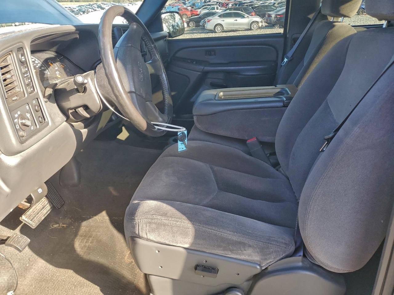 2005 GMC Sierra 1500 - Image 7