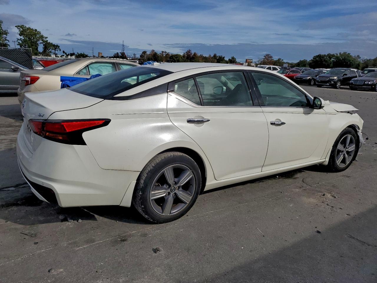 2019 Nissan Altima Sv - Фото 3