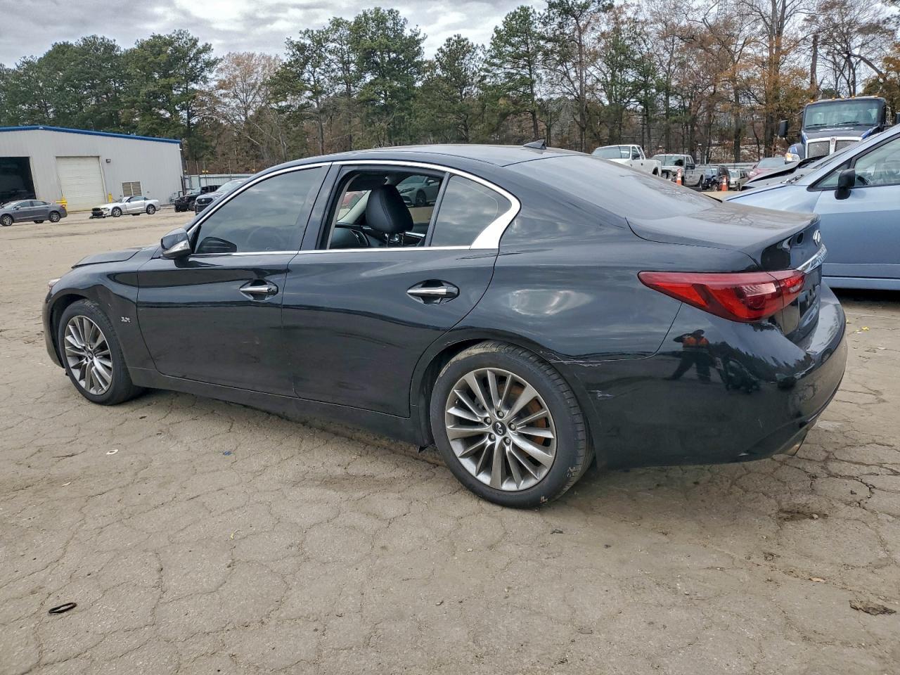 2018 Infiniti Q50 Luxe - Фото 2