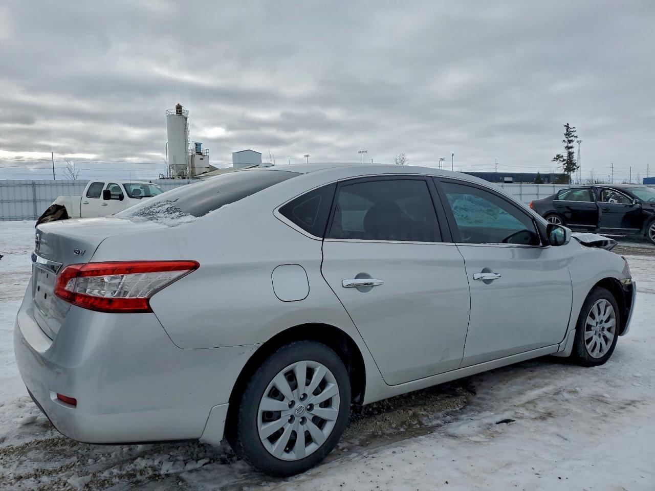 2015 Nissan Sentra S - Фото 3