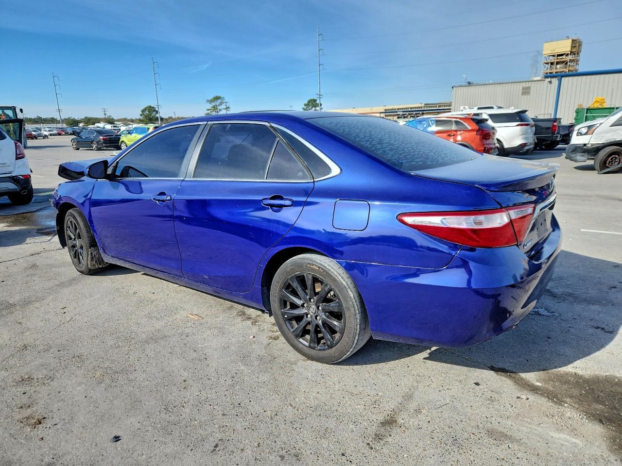 2016 Toyota Camry Le - Фото 2
