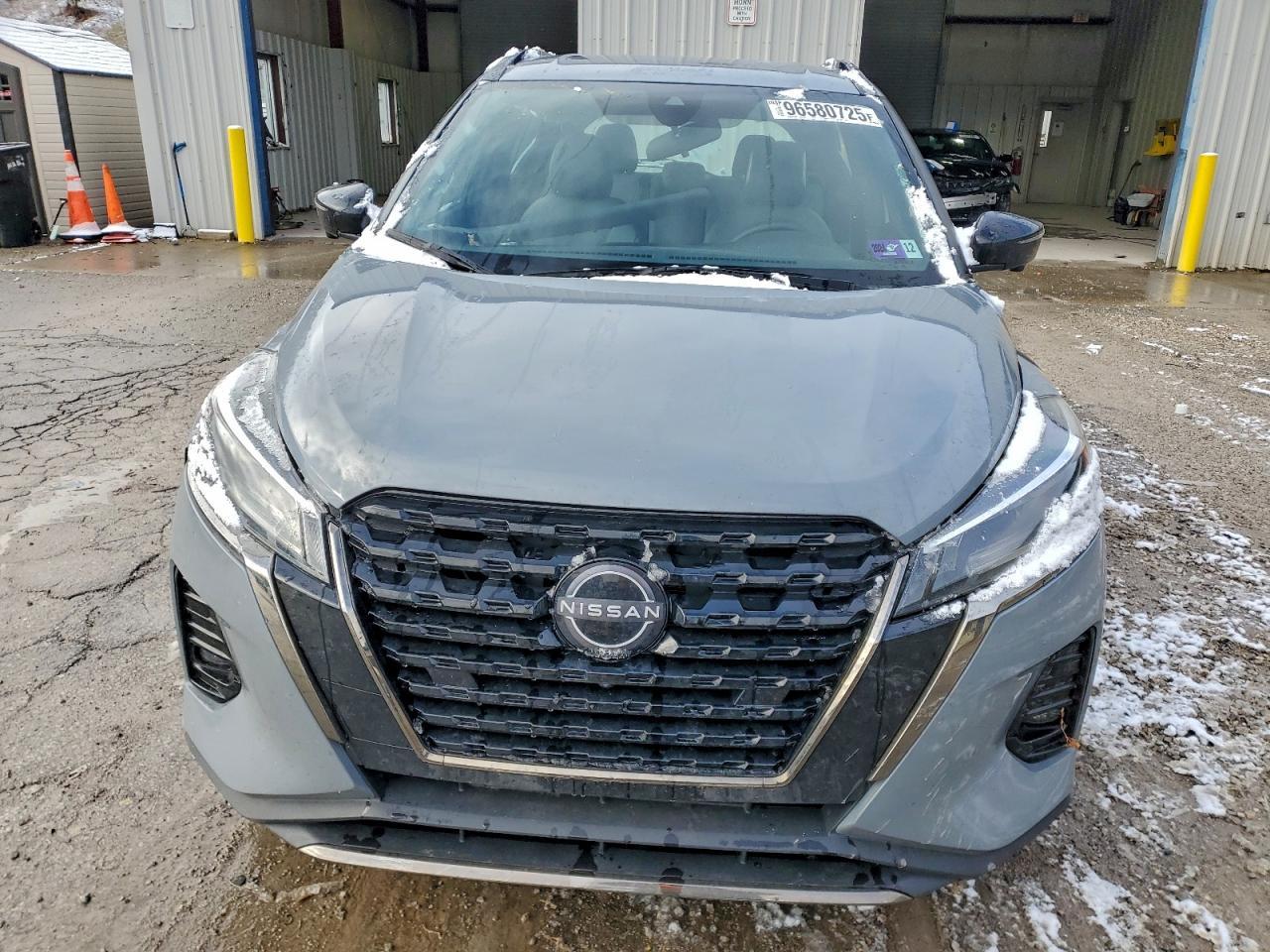 2024 Nissan Kicks Sr - Image 5