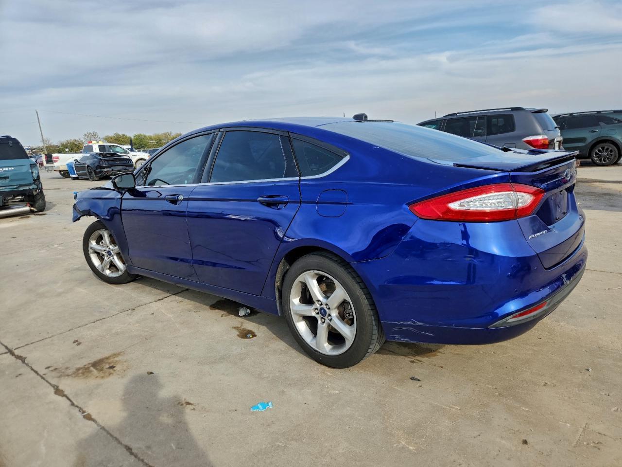 2016 Ford Fusion Se - Фото 2