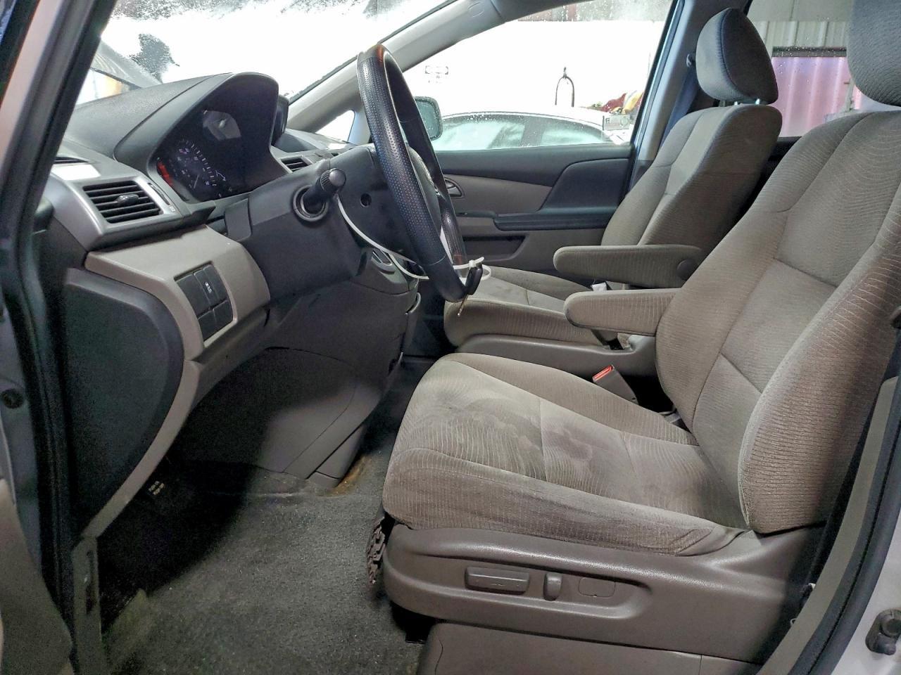 2011 Honda Odyssey Lx - Image 7
