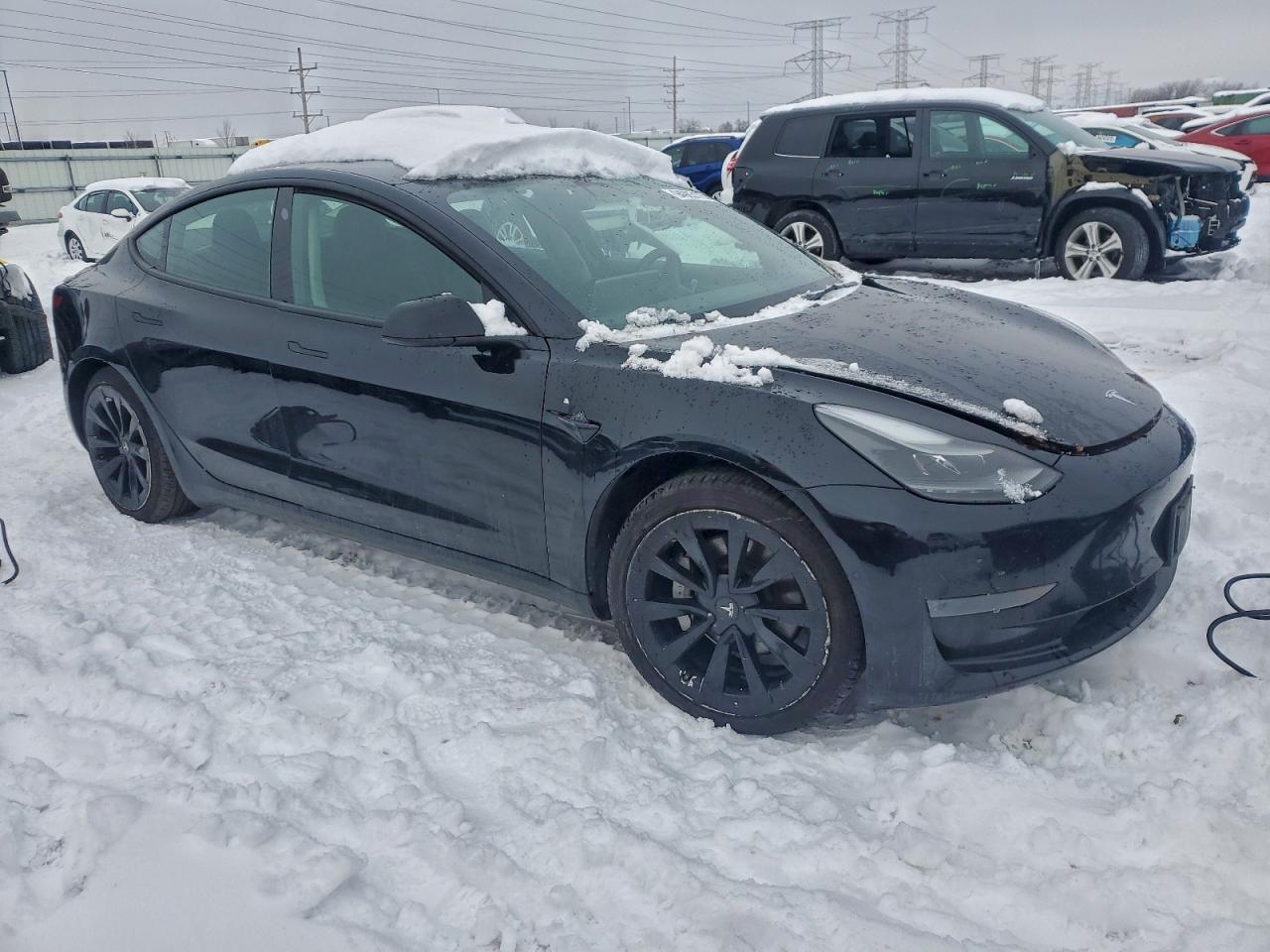2022 Tesla Model 3 - Фото 4