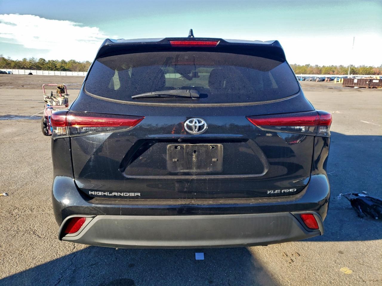 2021 Toyota Highlander Xle - Image 6