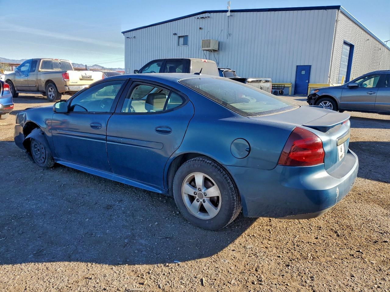 2008 Pontiac Grand Prix - Image 2
