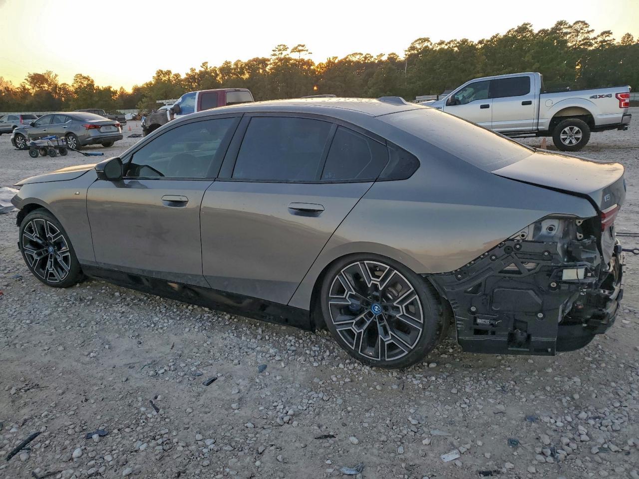 2025 BMW I5 M60 - Фото 2