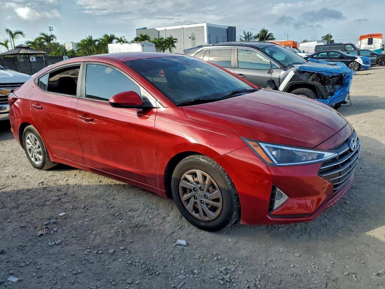 2020 Hyundai Elantra Se - Image 4