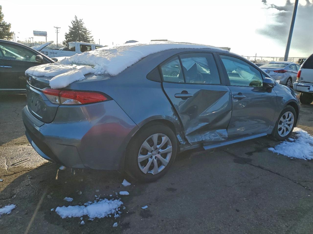 2022 Toyota Corolla Le - Image 3