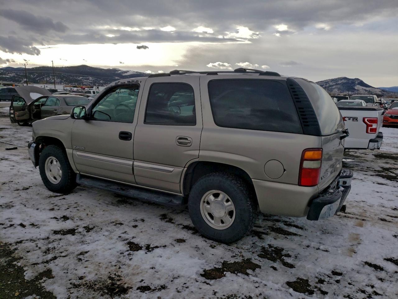 2003 GMC Yukon - Image 2