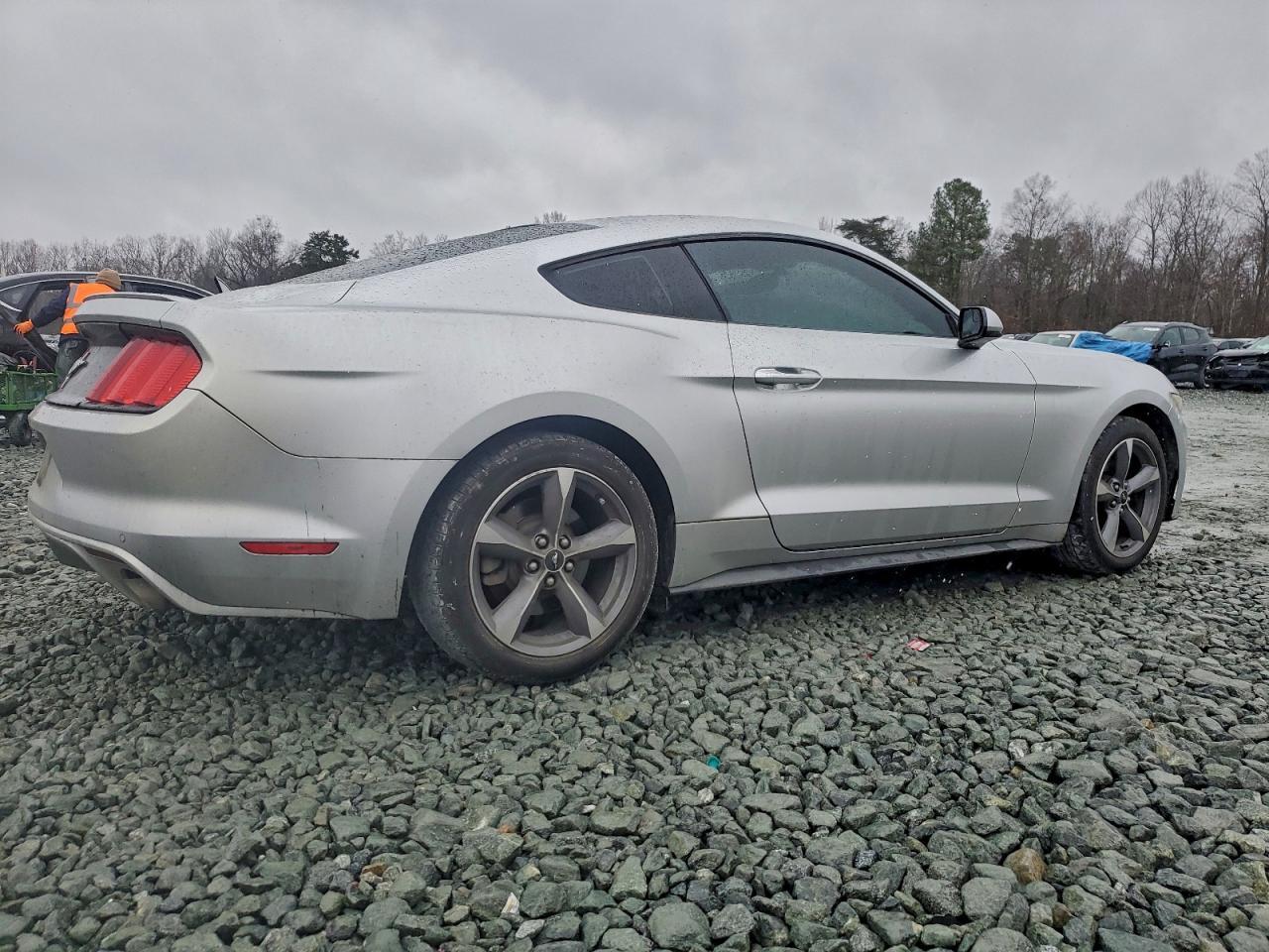 2016 Ford Mustang - Image 3