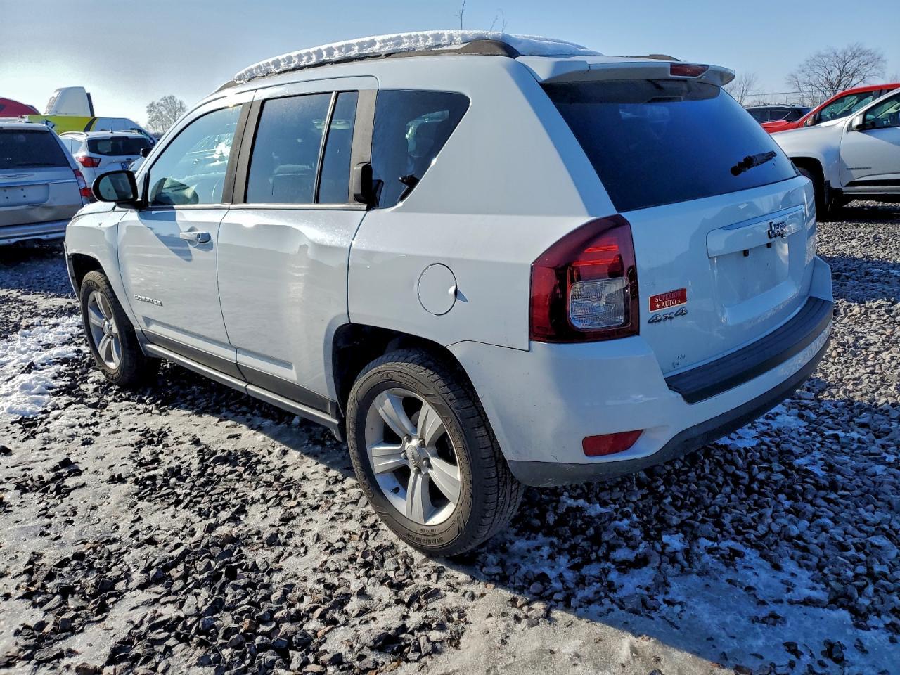 2015 Jeep Compass Sport - Фото 2