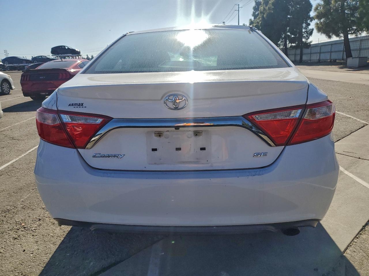 2015 Toyota Camry Le - Фото 6