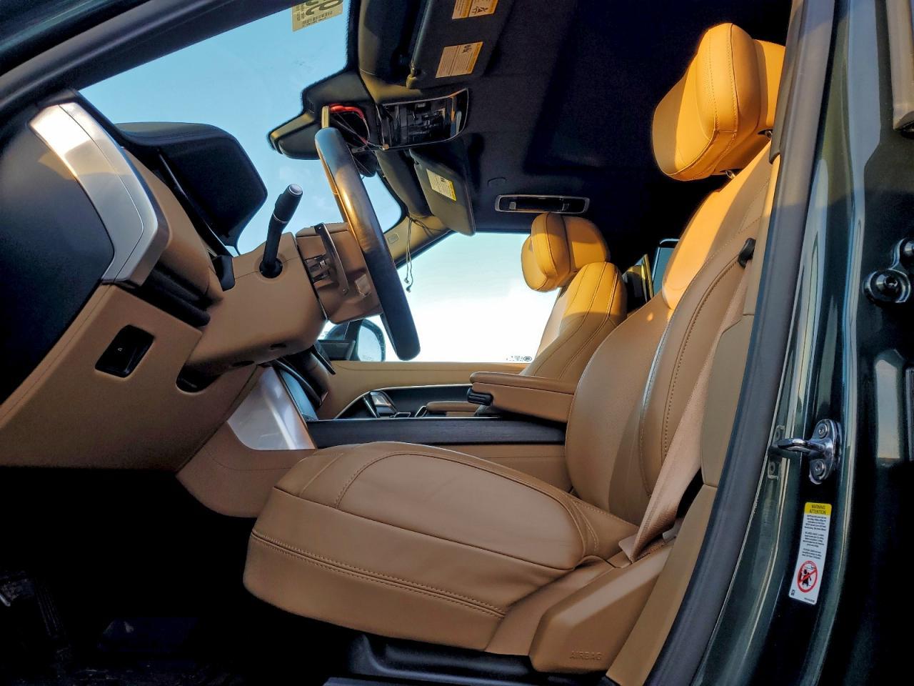 2025 Land Rover Range Rover Autobiography - Image 7