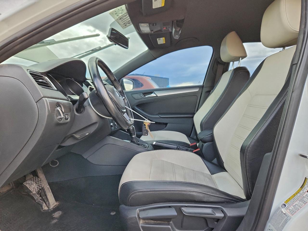 2016 Volkswagen Jetta Sport - Image 7