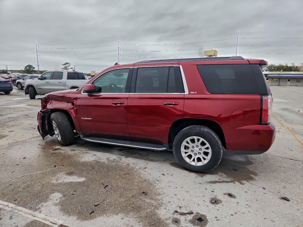 2017 GMC Yukon Slt - Фото 2