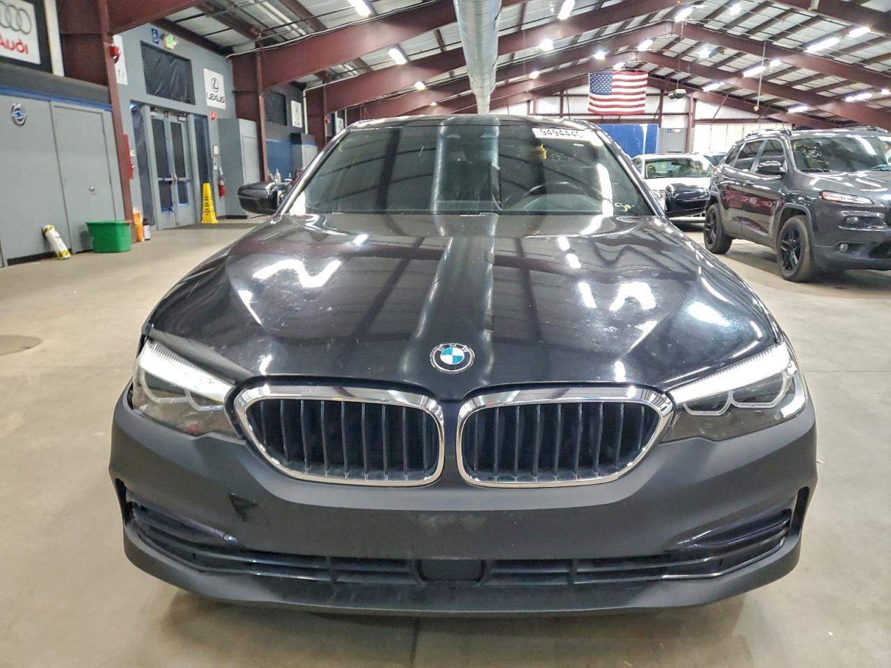 2019 BMW 530 Xi - Фото 5