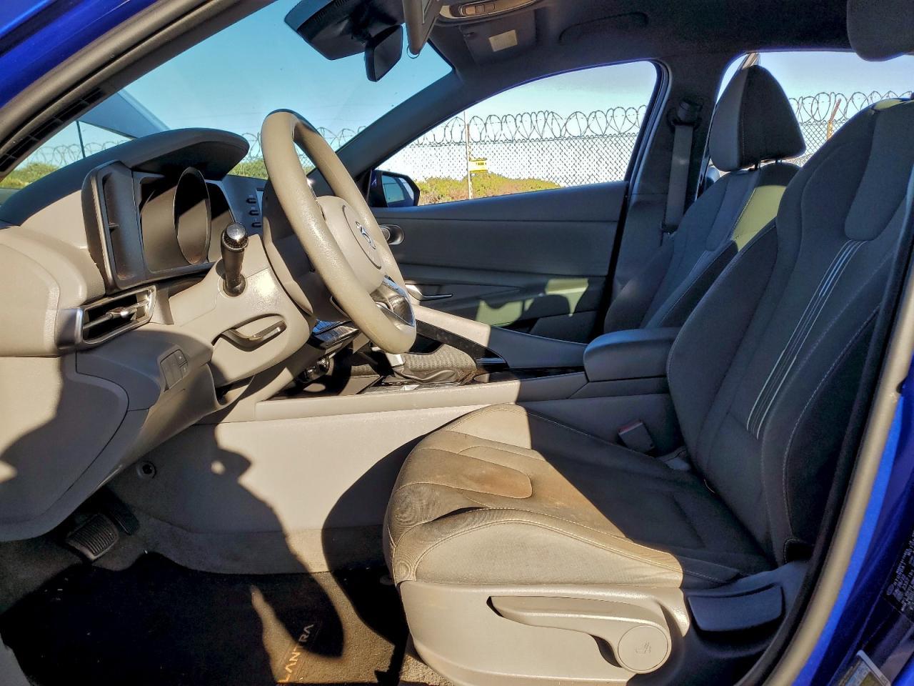 2023 Hyundai Elantra Blue - Фото 7