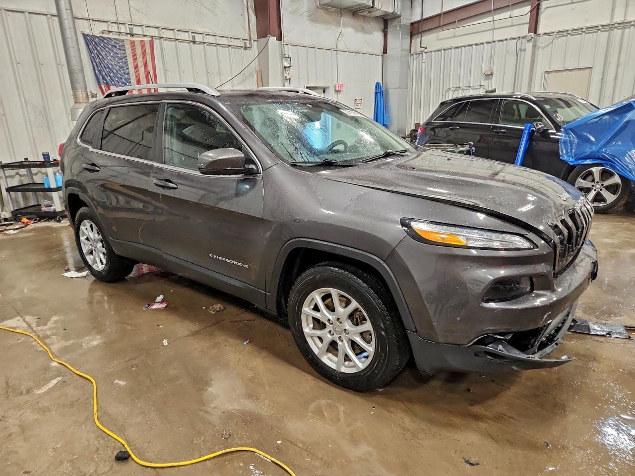 2017 Jeep Cherokee Latitude - Image 4