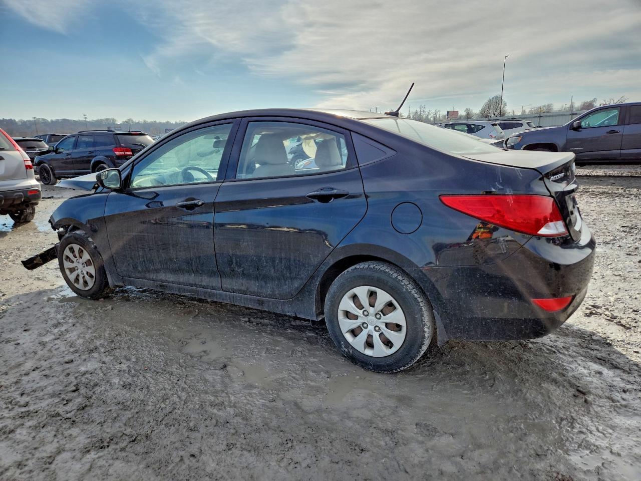 2015 Hyundai Accent - Фото 2