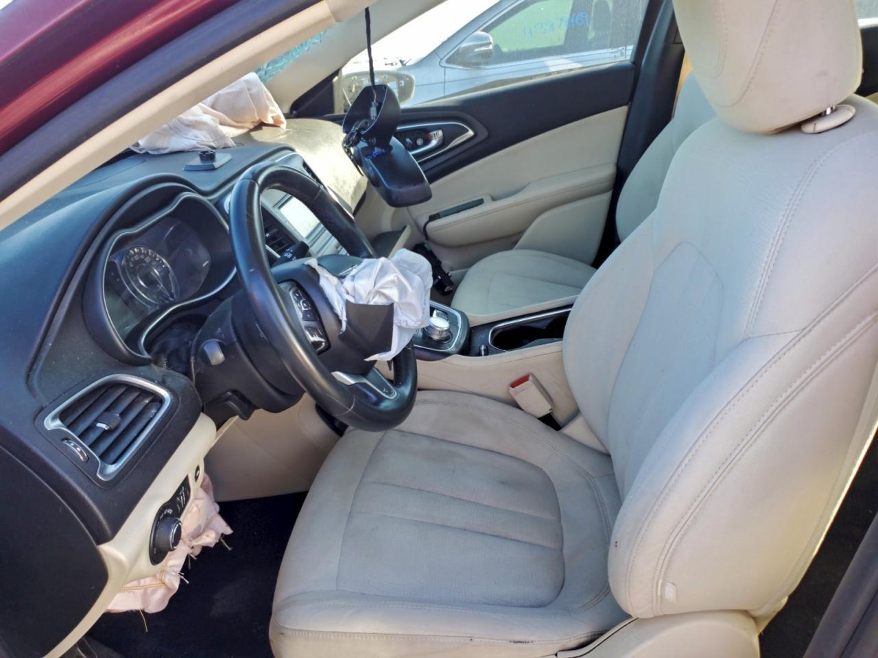 2015 Chrysler 200 Limited - Image 7