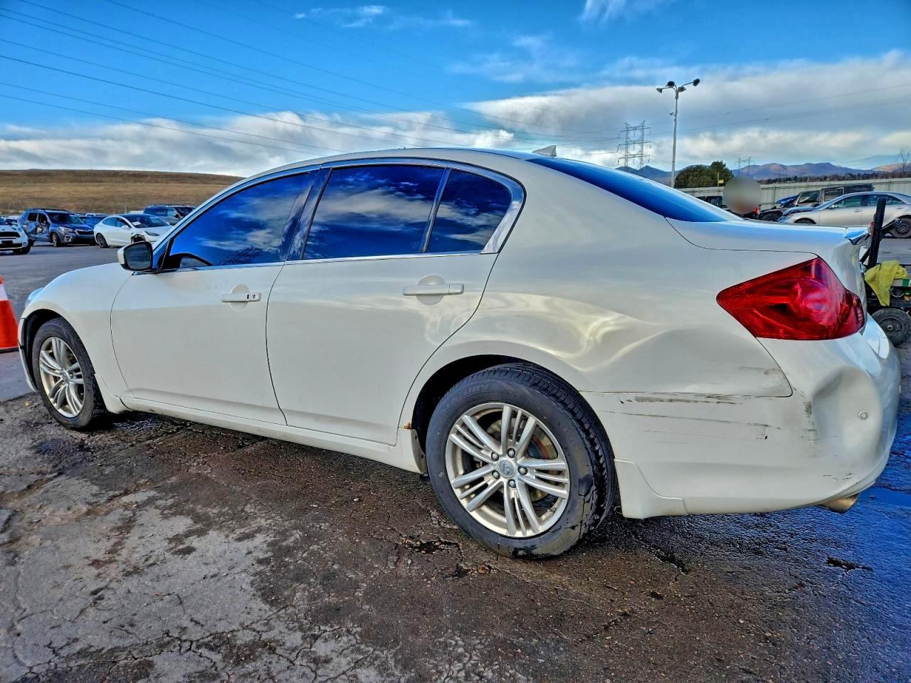 2011 Infiniti G37 - Image 2