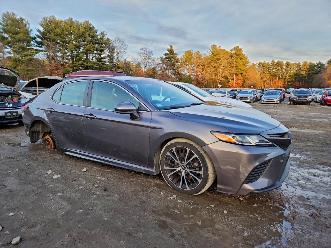 2018 Toyota Camry Se - Фото 4