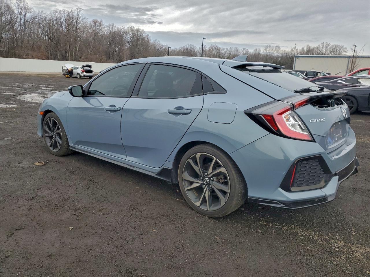 2019 Honda Civic Sport Touring - Image 2