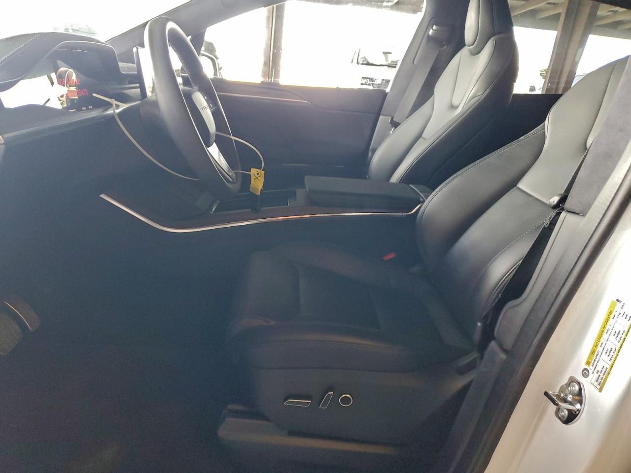 2023 Tesla Model X - Фото 7