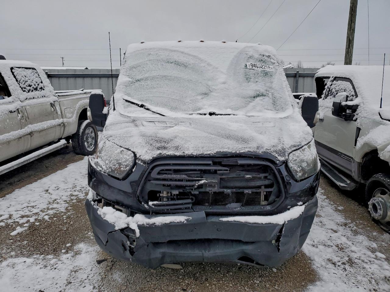 2018 Ford Transit Cab & Chassi - Image 5