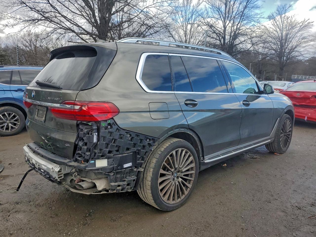 2021 BMW X7 xDrive40I - Фото 3