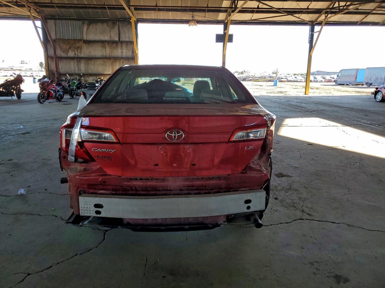 2013 Toyota Camry L - Фото 6
