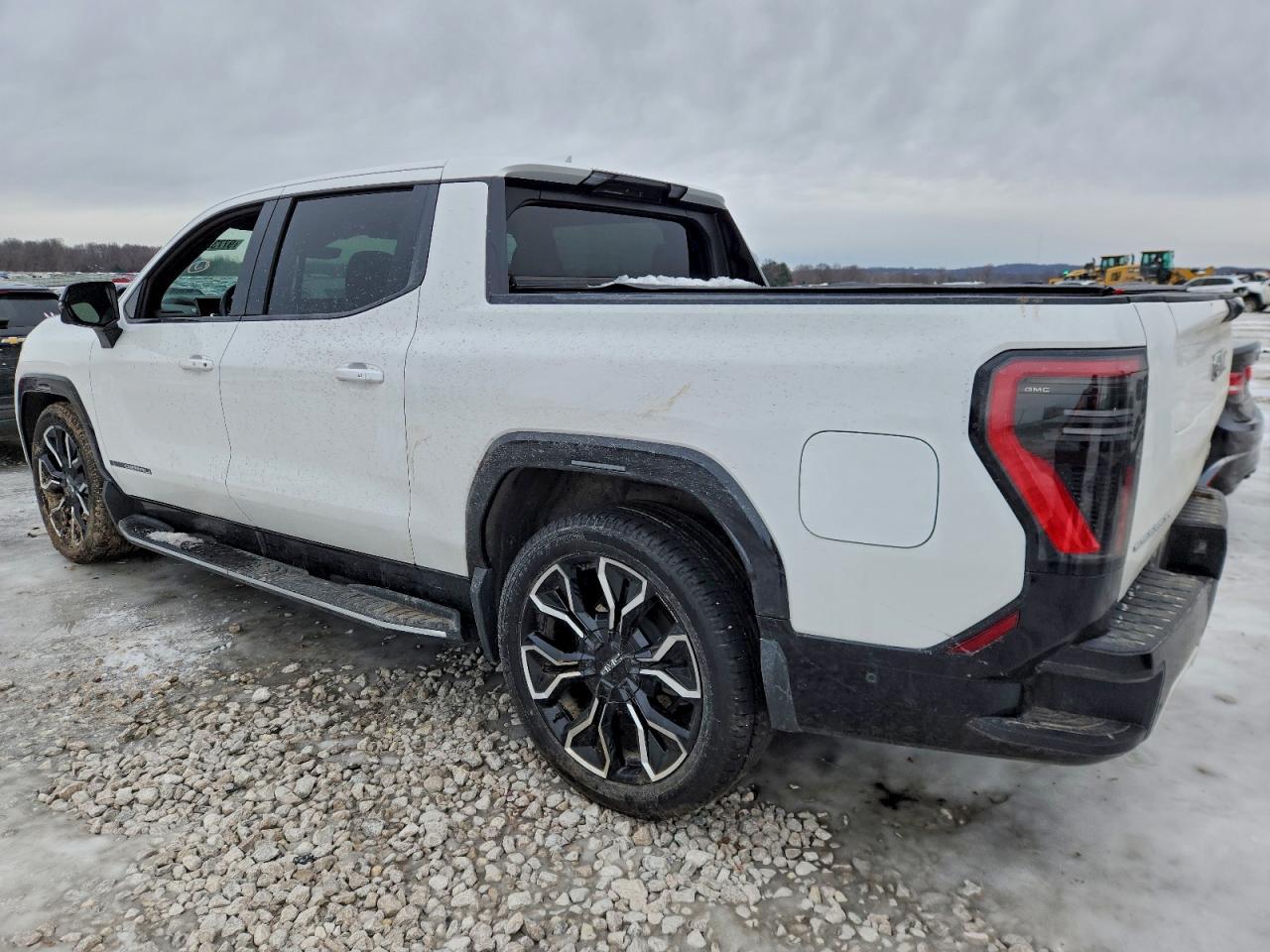 2025 GMC Sierra Denali - Фото 2