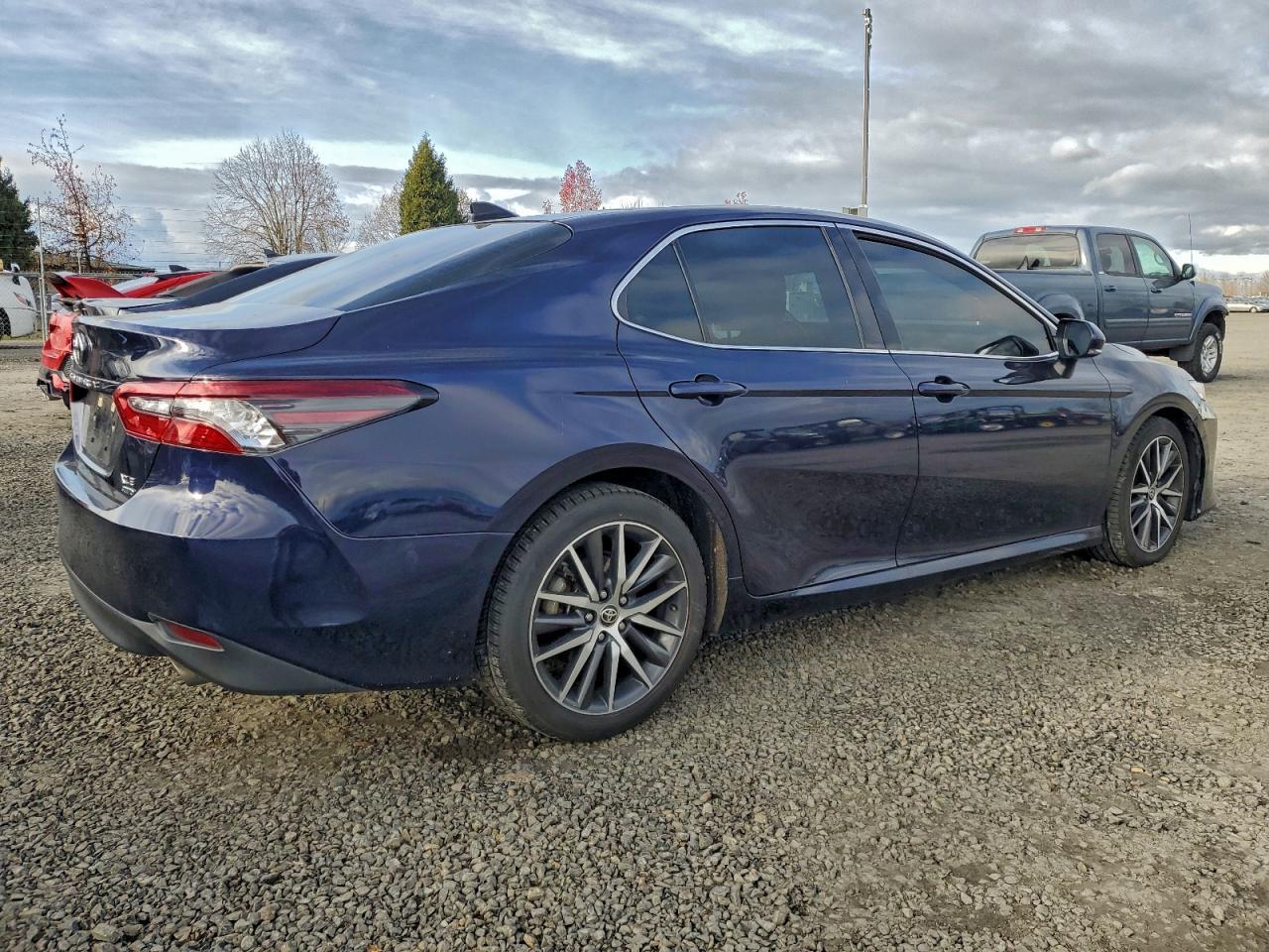 2022 Toyota Camry Xle - Фото 3