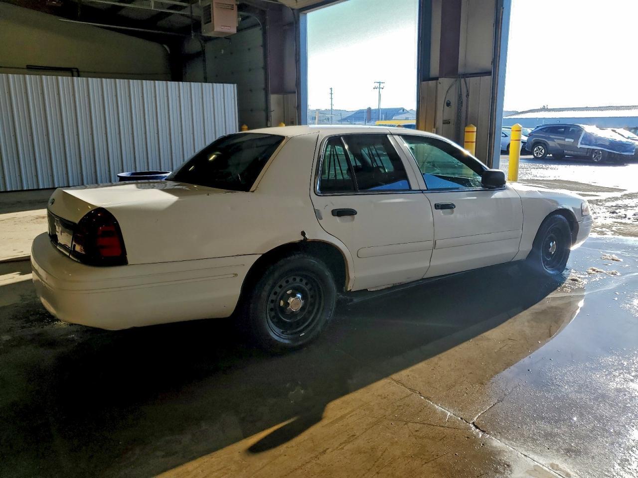 2001 Ford Crown Victoria Police Interceptor - Фото 3