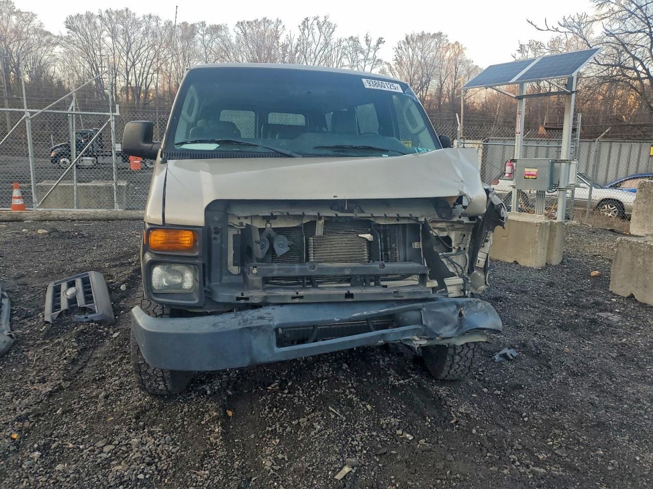 2014 Ford Econoline E250 Van - Фото 5