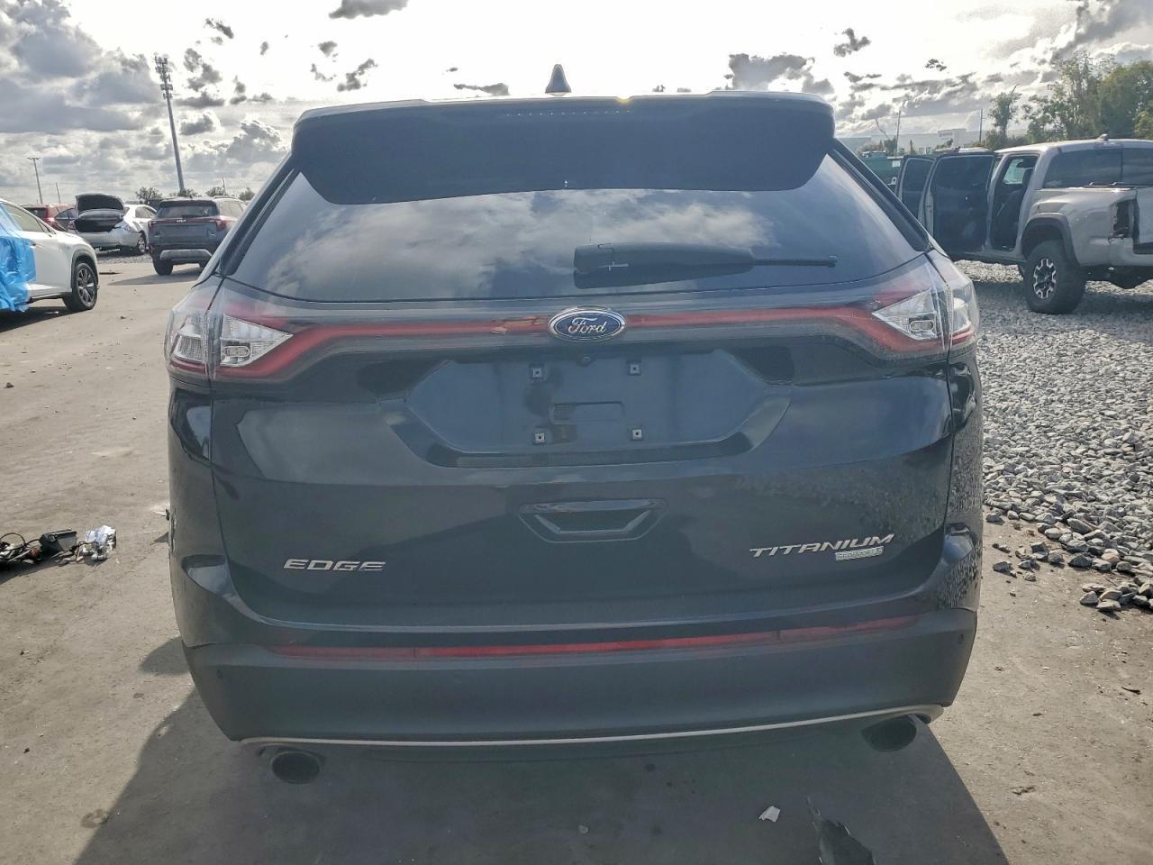 2016 Ford Edge Titanium - Image 6
