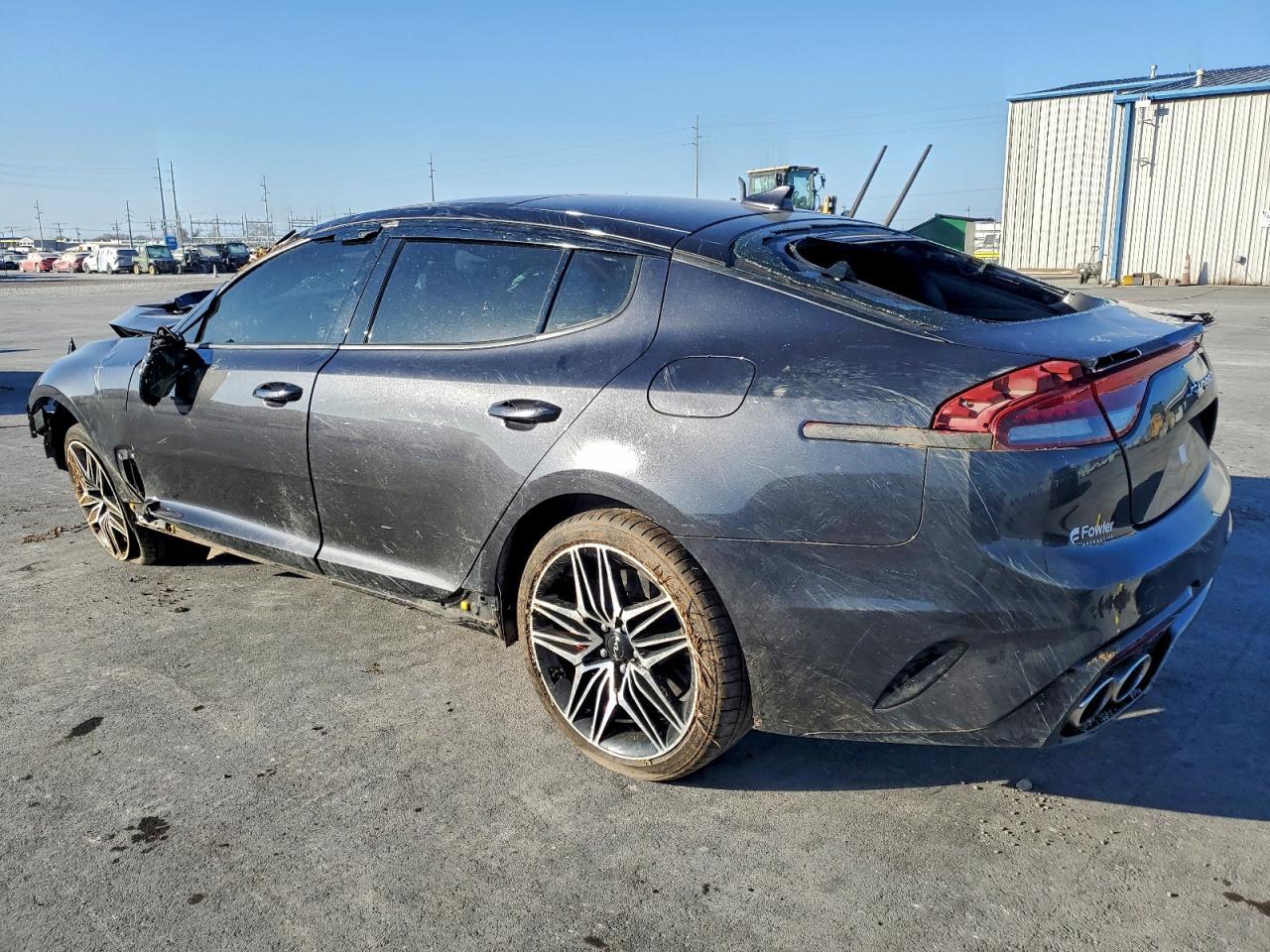 2022 Kia Stinger Gt2 - Фото 2