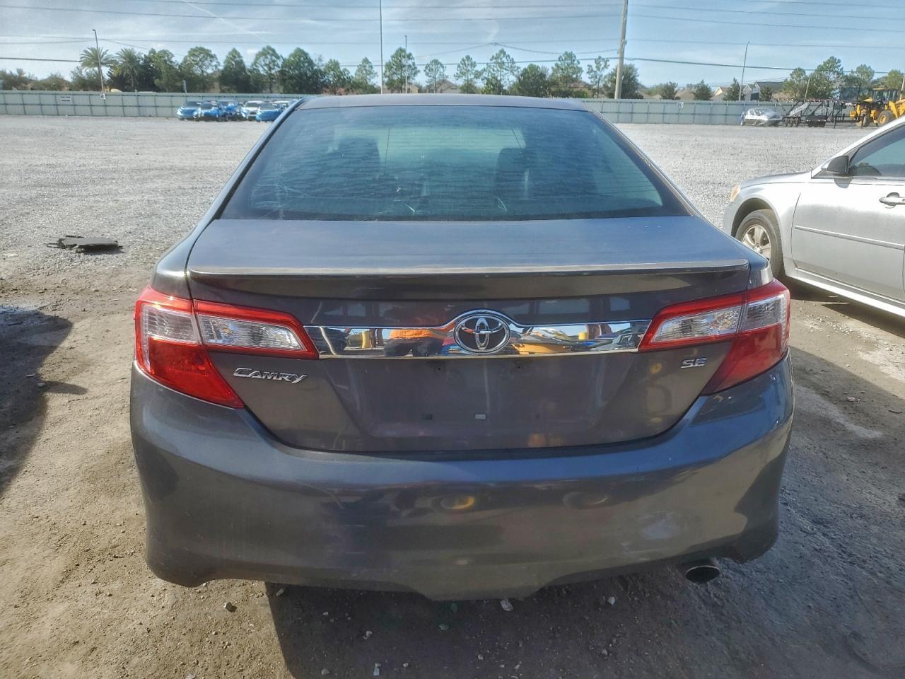 2014 Toyota Camry Se - Фото 6