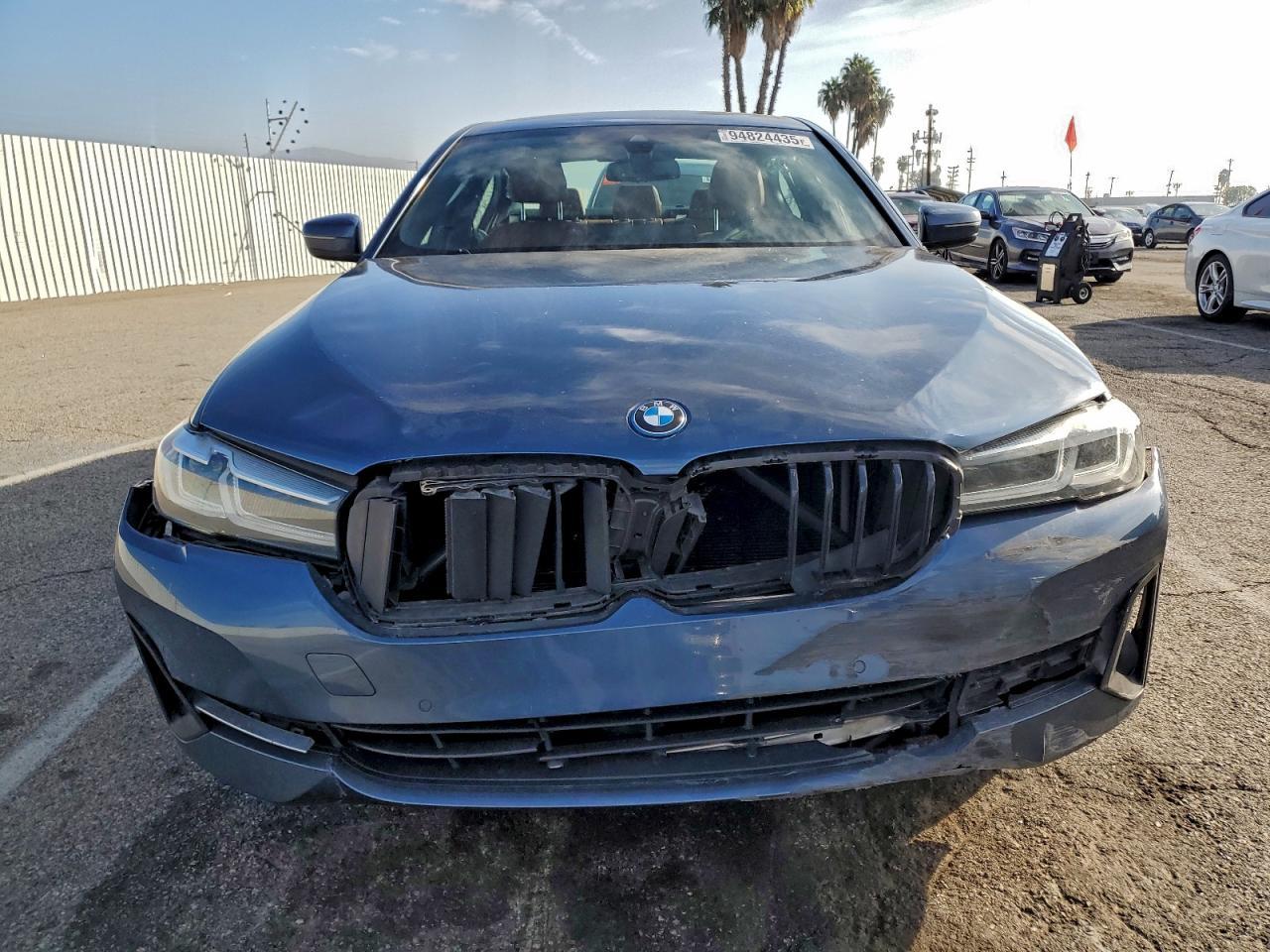 2023 BMW 530E - Фото 5