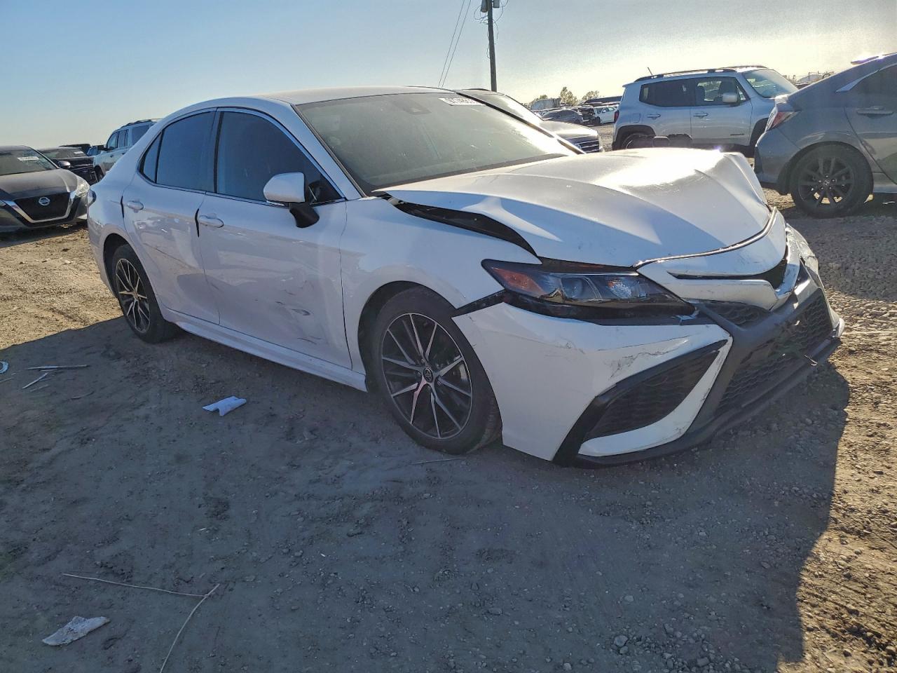 2022 Toyota Camry Se - Фото 4