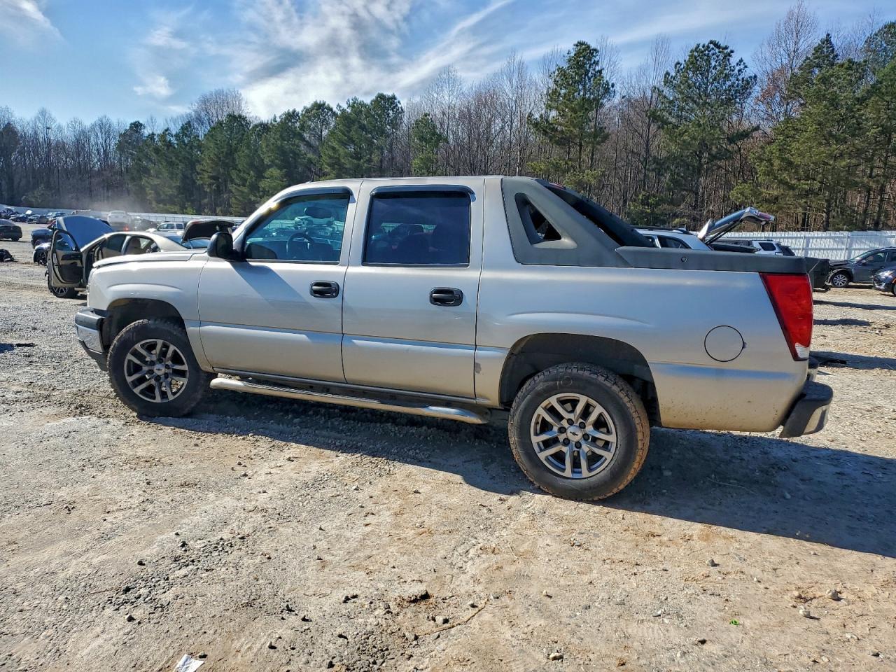 2005 Chevrolet Avalanche C1500 - Фото 2