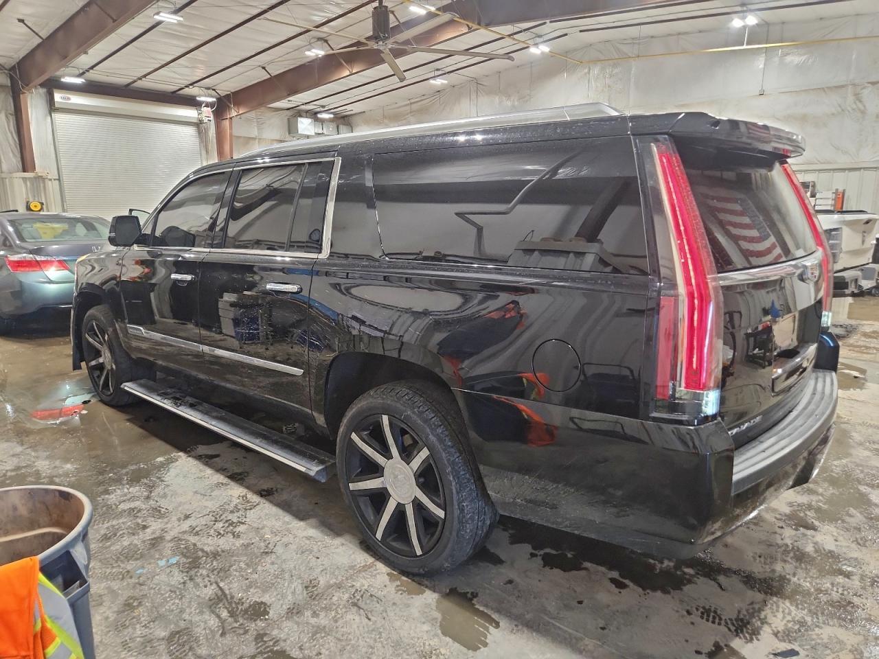 2016 Cadillac Escalade Esv Premium - Image 2