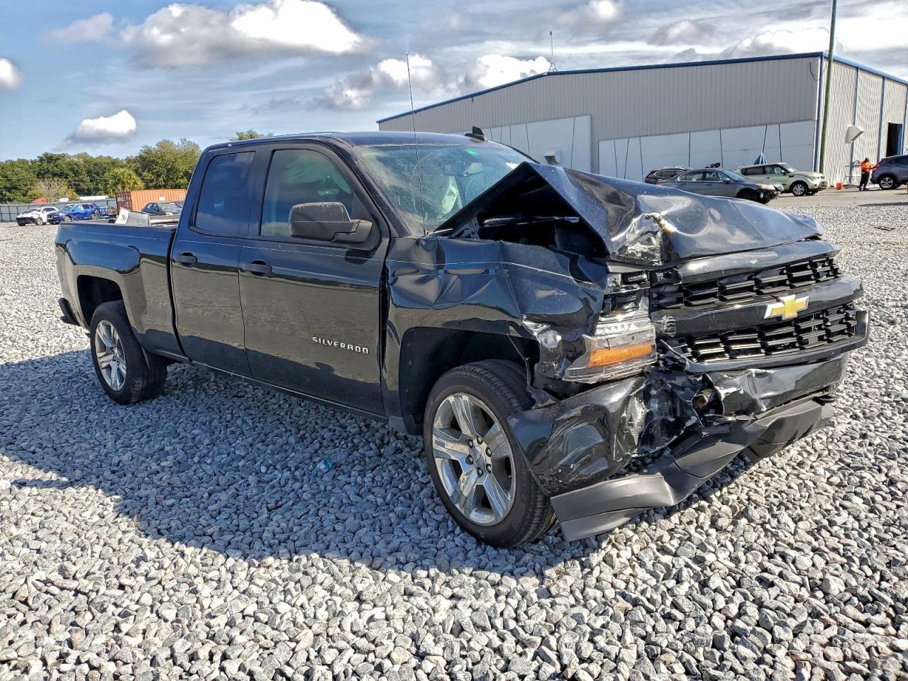 2016 Chevrolet Silverado C1500 Custom - Image 4